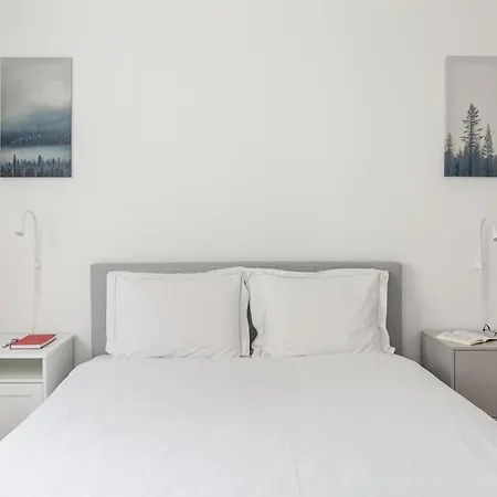Joivy Minimalistic W Patio In Principe Real Apartment Lisbon