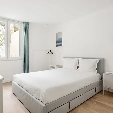 Joivy Minimalistic W Patio In Principe Real Appartement *