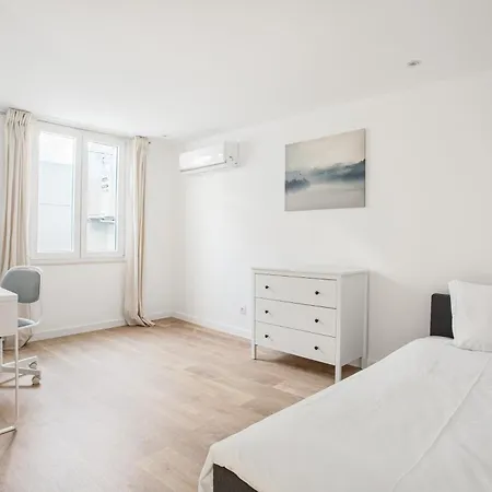Joivy Minimalistic W Patio In Principe Real Appartement Lisboa