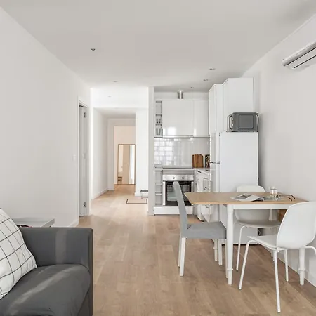 Appartement Joivy Minimalistic W Patio In Principe Real *