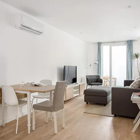 Appartement Joivy Minimalistic W Patio In Principe Real